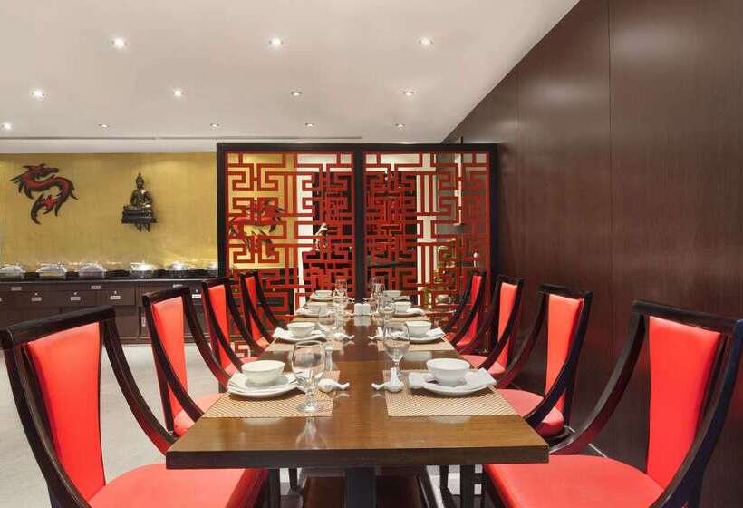 هتل Howard Johnson Bur Dubai