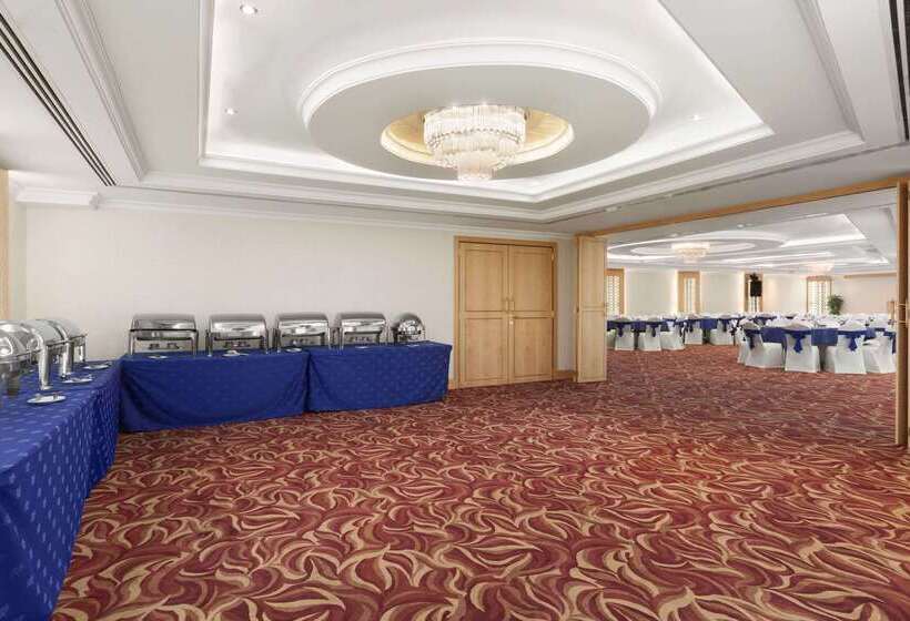 هتل Howard Johnson Bur Dubai