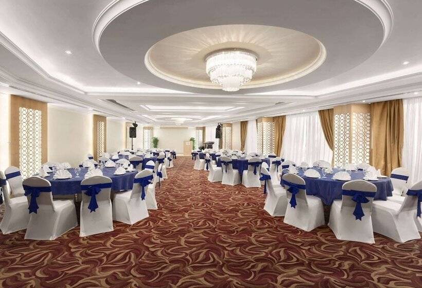 هتل Howard Johnson Bur Dubai