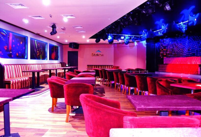 هتل Howard Johnson Bur Dubai