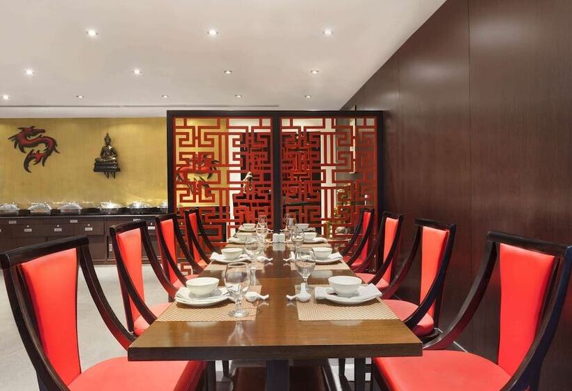 هتل Howard Johnson Bur Dubai