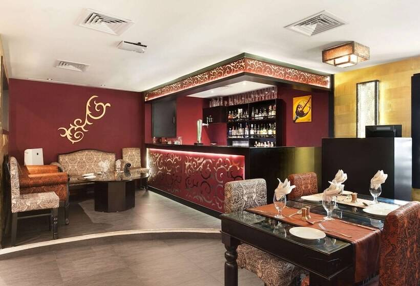 هتل Howard Johnson Bur Dubai