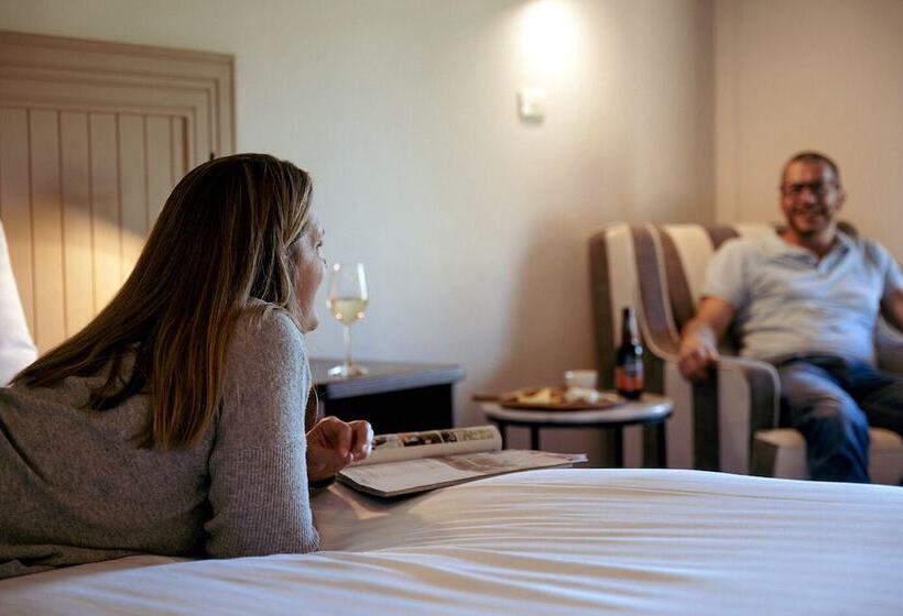 هتل Hunter Valley Resort, Hunter Farm Adventure Centre & 4 Pines At The Farm