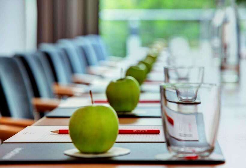 Отель Tribe Düsseldorf