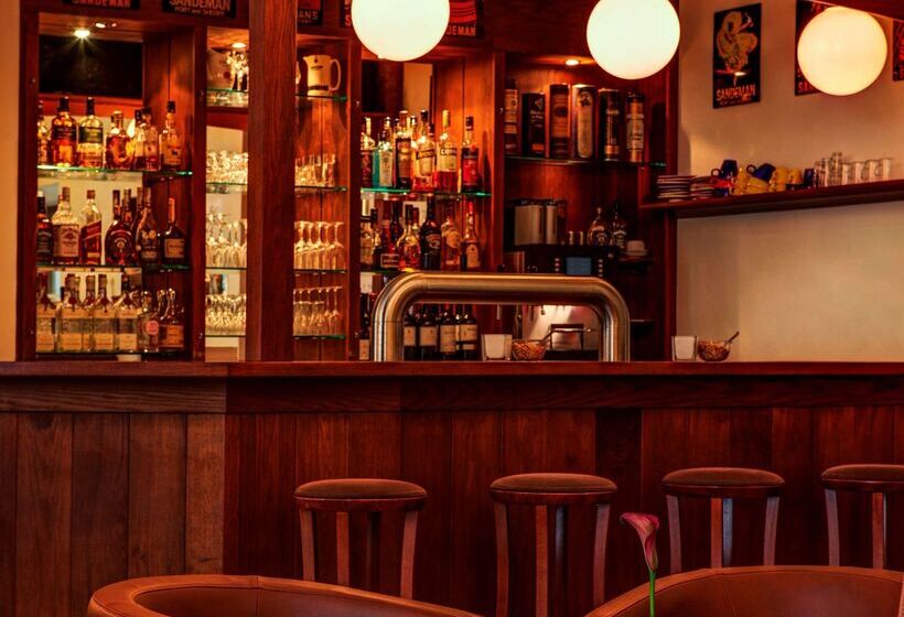 Отель Tribe Düsseldorf