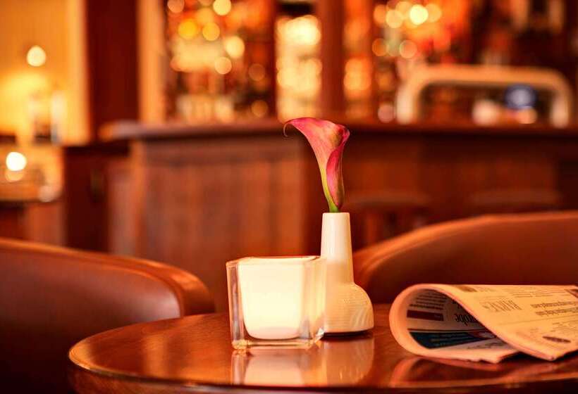 Отель Tribe Düsseldorf