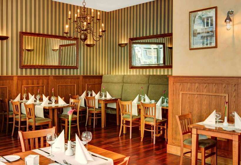 Отель Tribe Düsseldorf