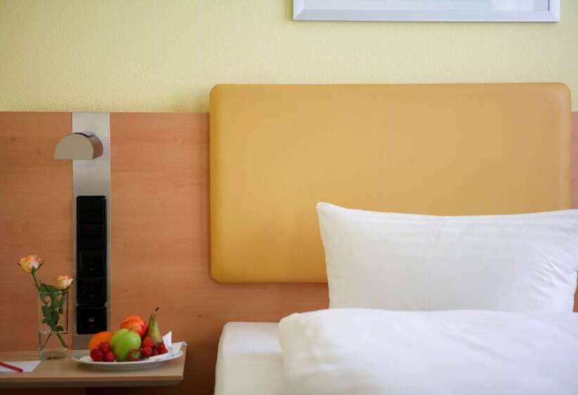 Отель Tribe Düsseldorf