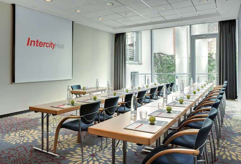 Отель Tribe Düsseldorf