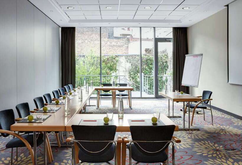 Отель Tribe Düsseldorf