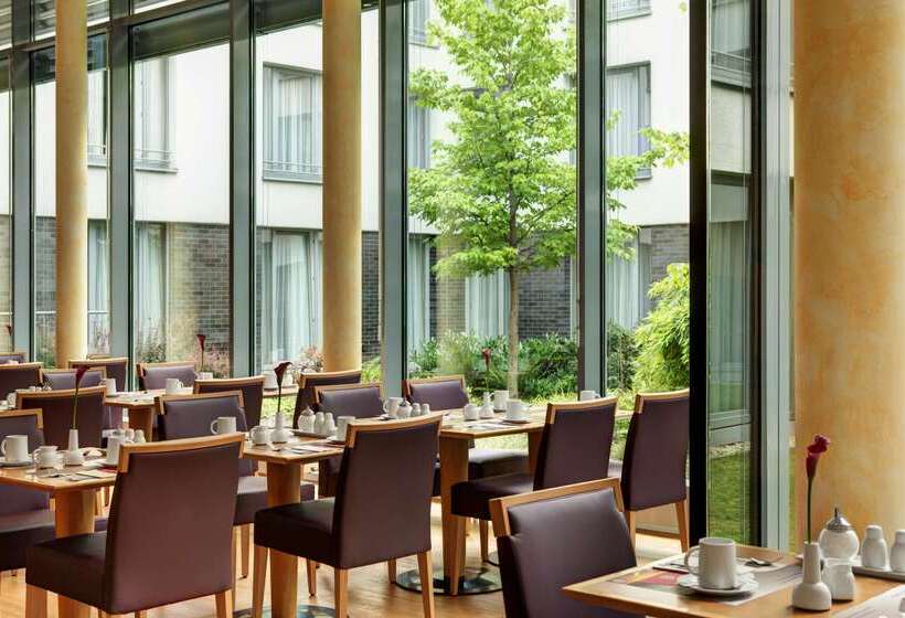 Отель Tribe Düsseldorf