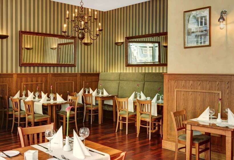 Отель Tribe Düsseldorf