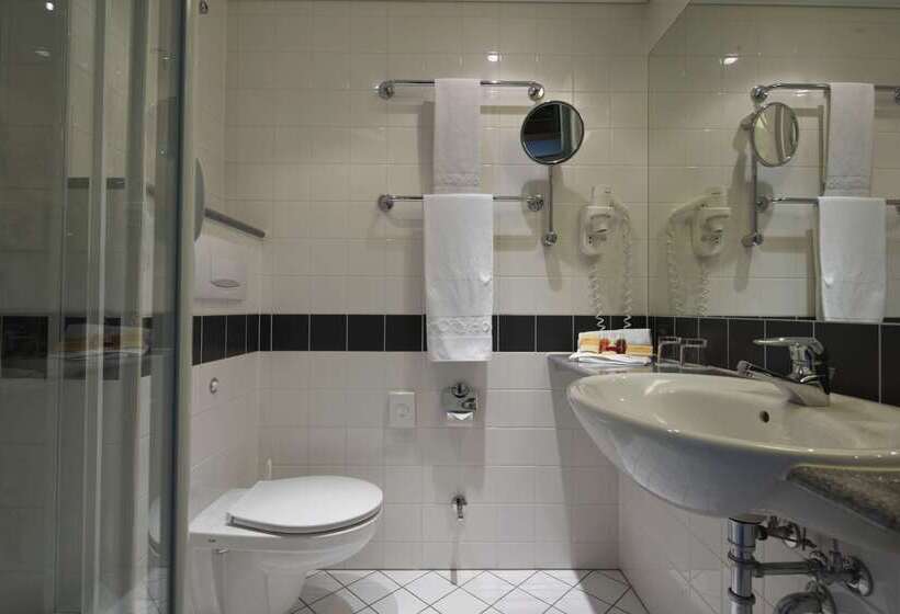 Отель Tribe Düsseldorf