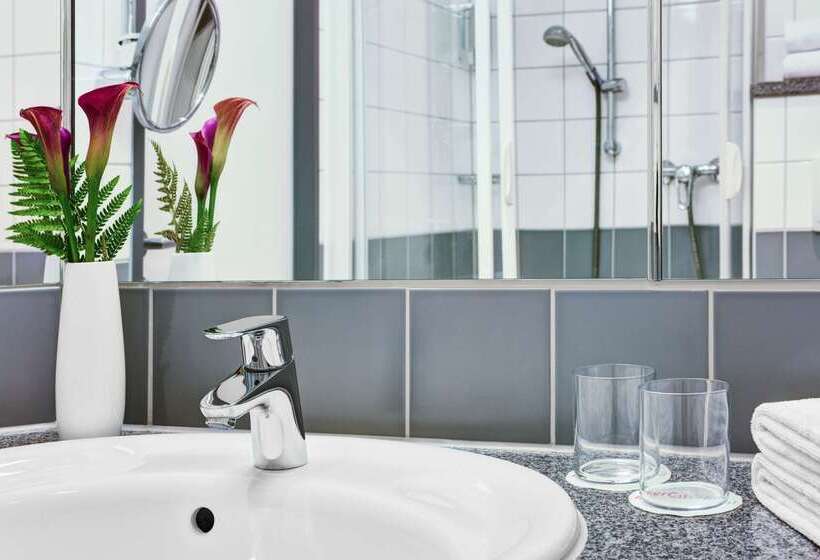 Отель Tribe Düsseldorf