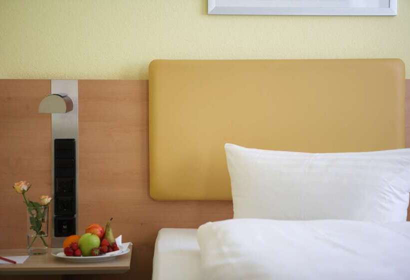 Отель Tribe Düsseldorf