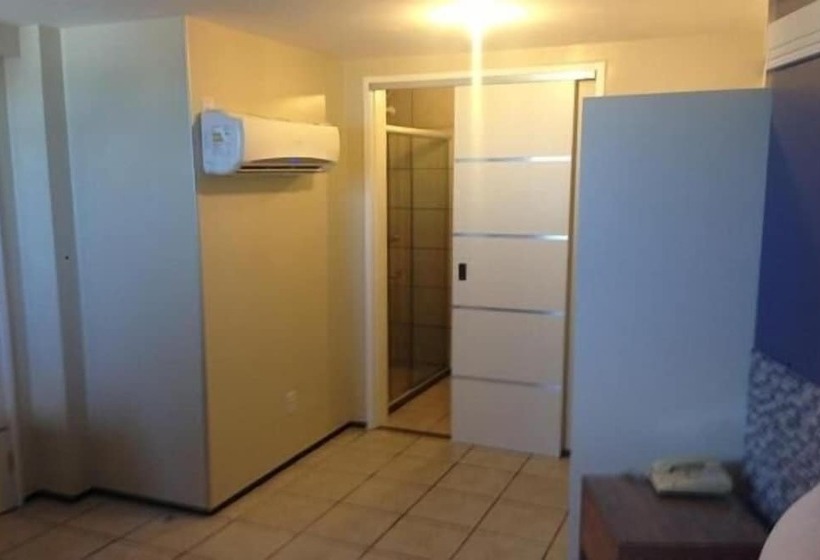 هتل Iracema Travel