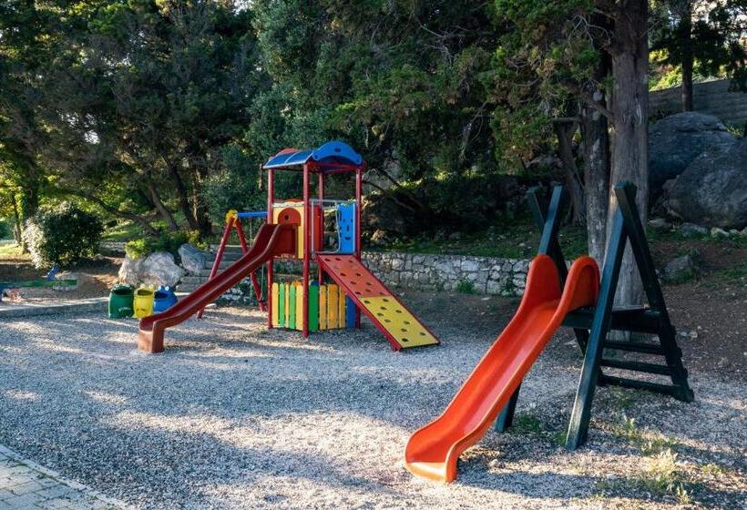 בית מלון כפרי Maistra Select Astarea