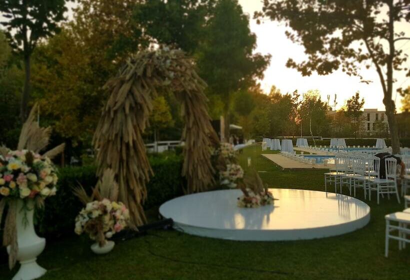 בית מלון כפרי Mak Albania