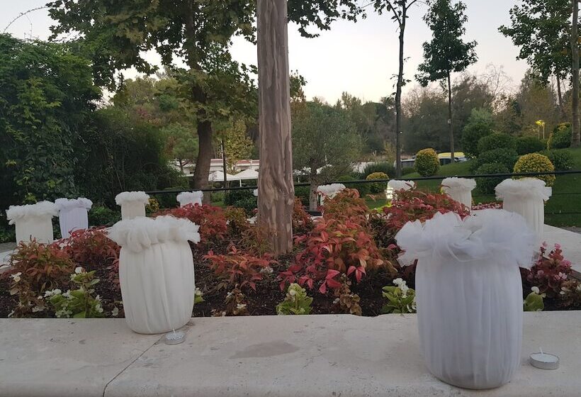 בית מלון כפרי Mak Albania