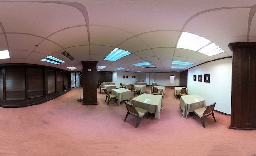 בית מלון כפרי Mak Albania