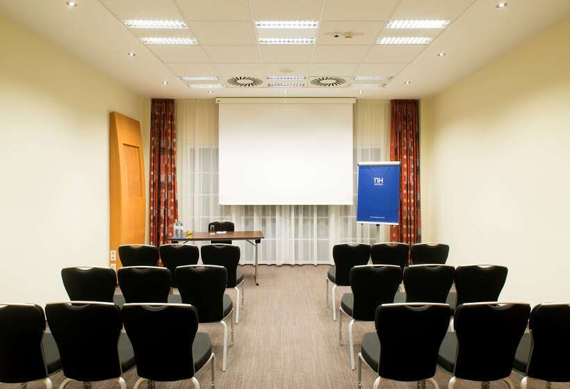 호텔 NH Vienna Airport Conference Center