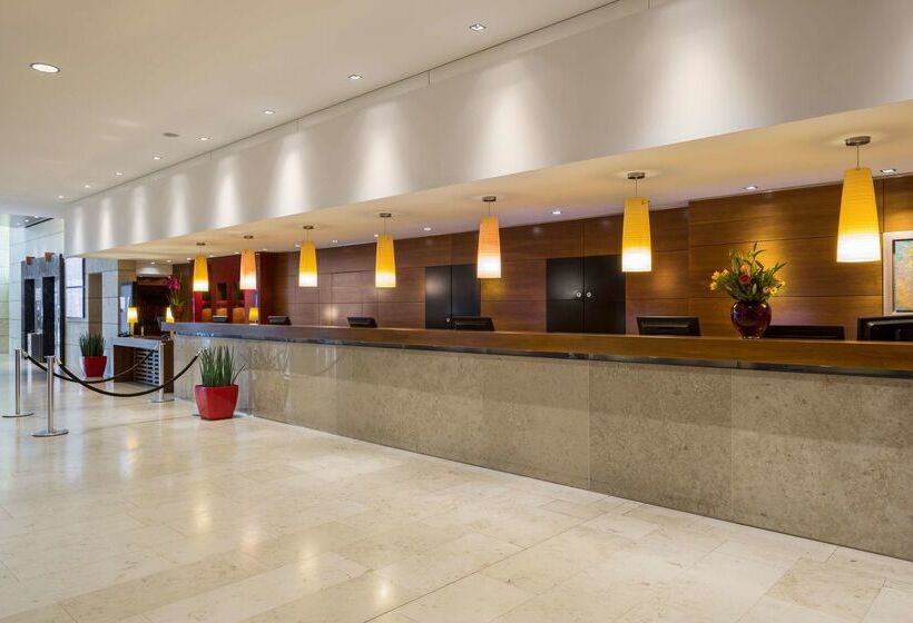 هتل NH Vienna Airport Conference Center