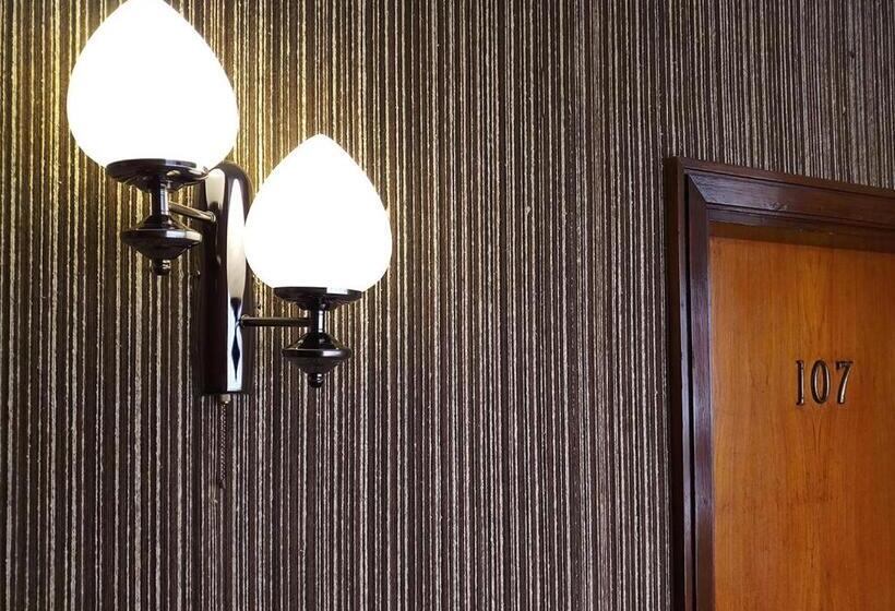 هتل Oriental Palace