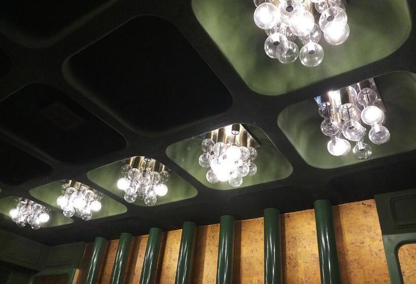 هتل Oriental Palace