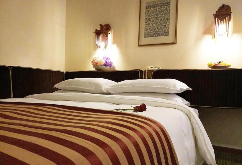 هتل Oriental Palace