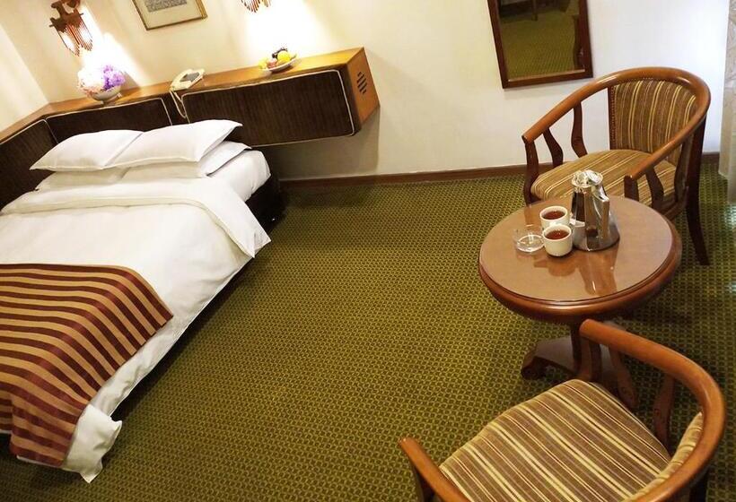 هتل Oriental Palace