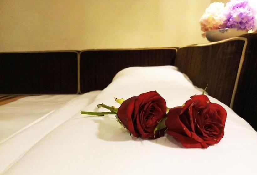 هتل Oriental Palace