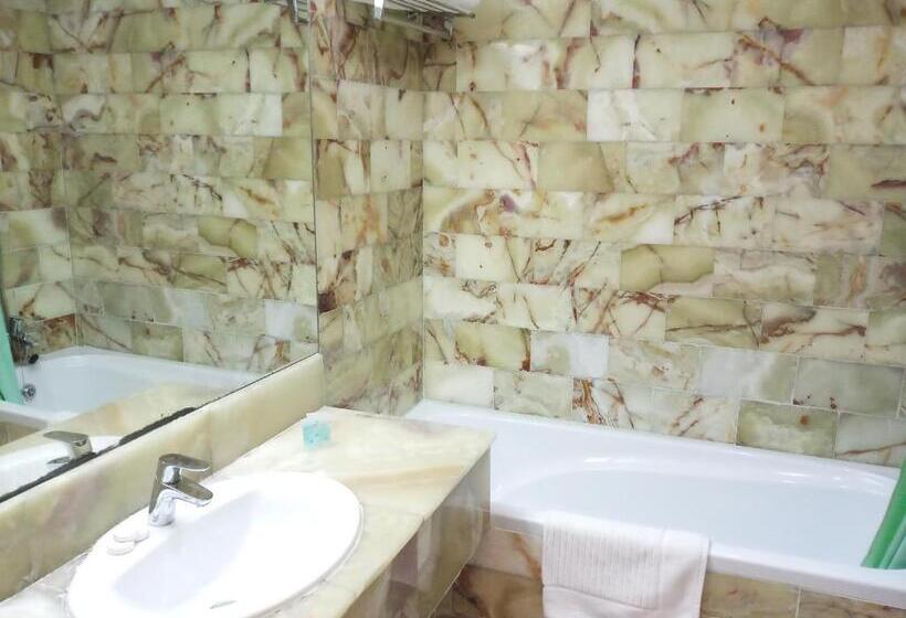 هتل Oriental Palace