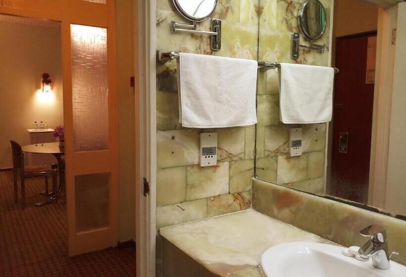 هتل Oriental Palace