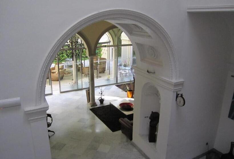 酒店 Palacio Garvey