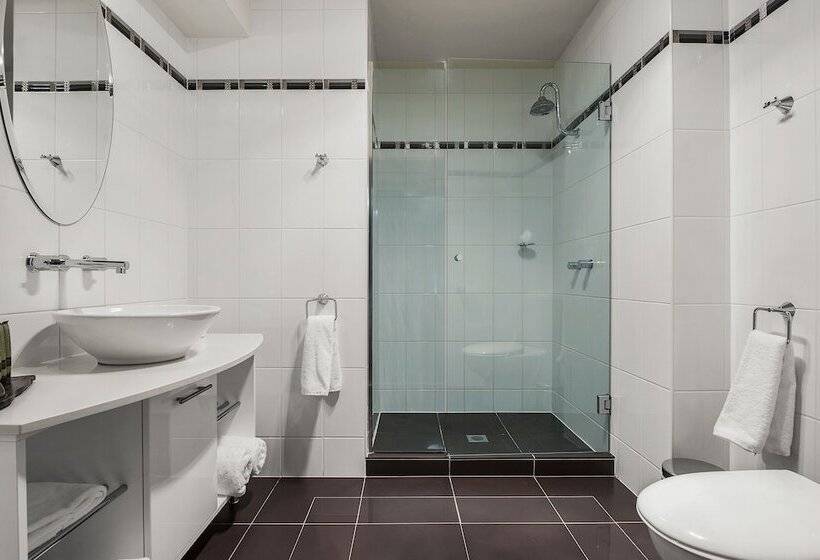 هتل Peppers Seaport