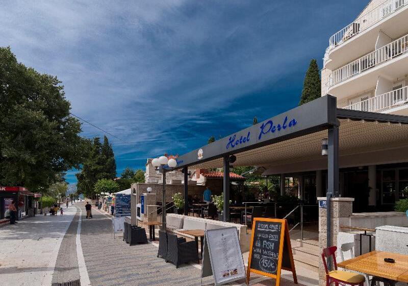 فندق Perla