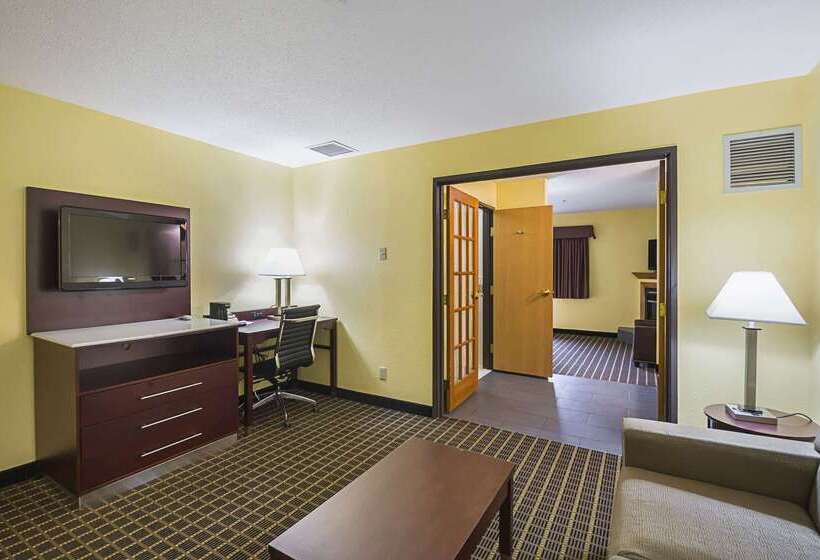 בית מלון כפרי Quality Inn & Suites Harrington   Milford