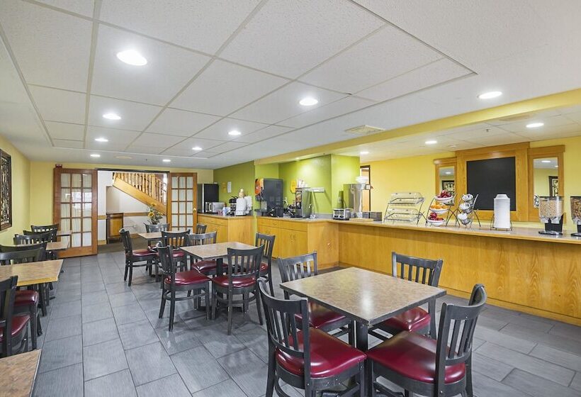 בית מלון כפרי Quality Inn & Suites Harrington   Milford