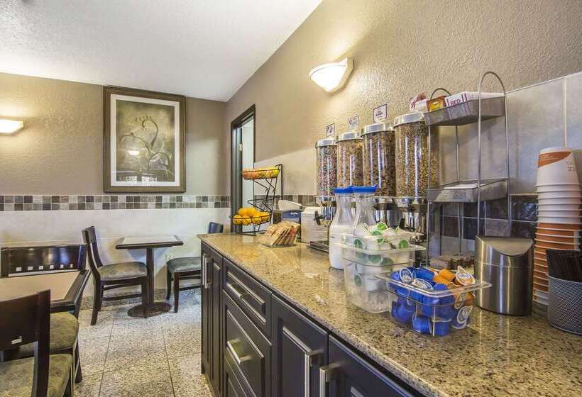 فندق Quality Inn & Suites Yorkton