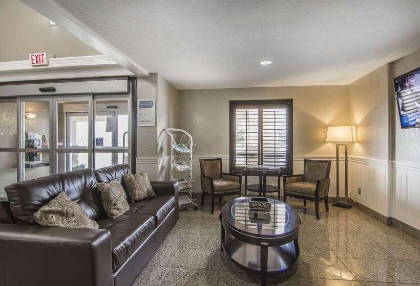 فندق Quality Inn & Suites Yorkton