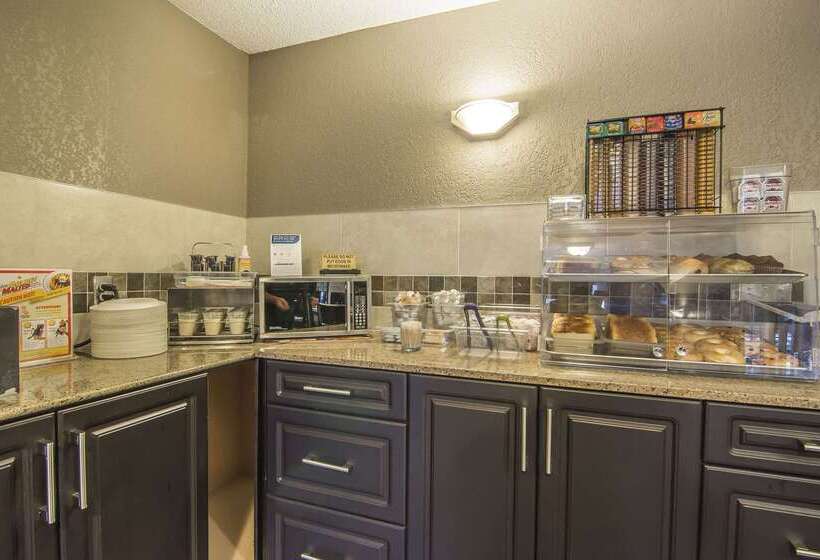 فندق Quality Inn & Suites Yorkton