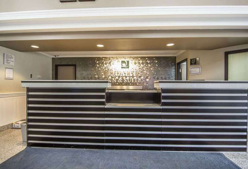 فندق Quality Inn & Suites Yorkton