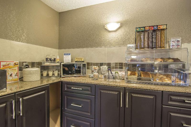 فندق Quality Inn & Suites Yorkton