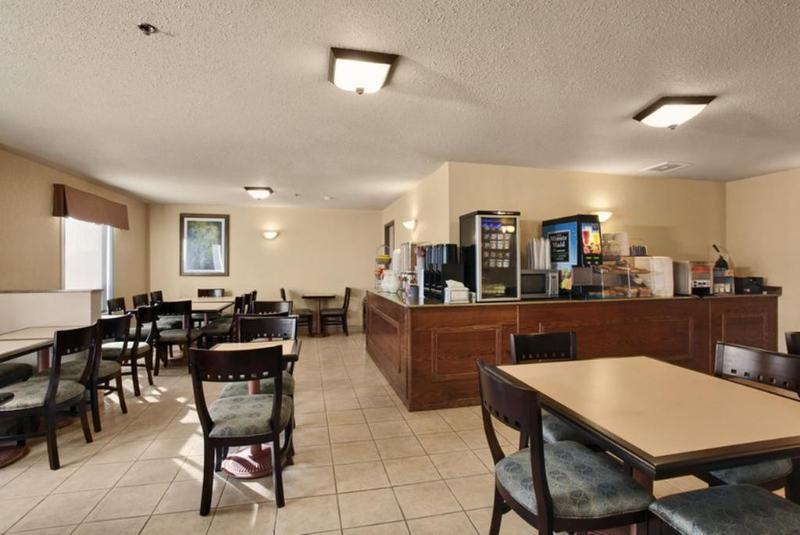 هتل Quality Inn & Suites Yorkton