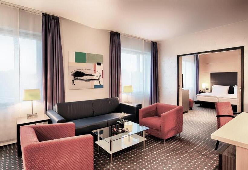 هتل Ramada By Wyndham Essen
