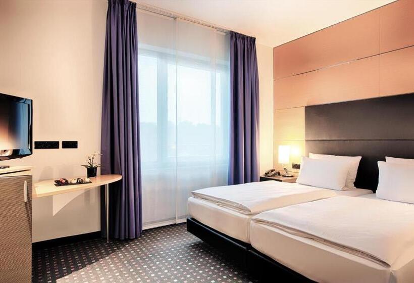 Отель Ramada By Wyndham Essen