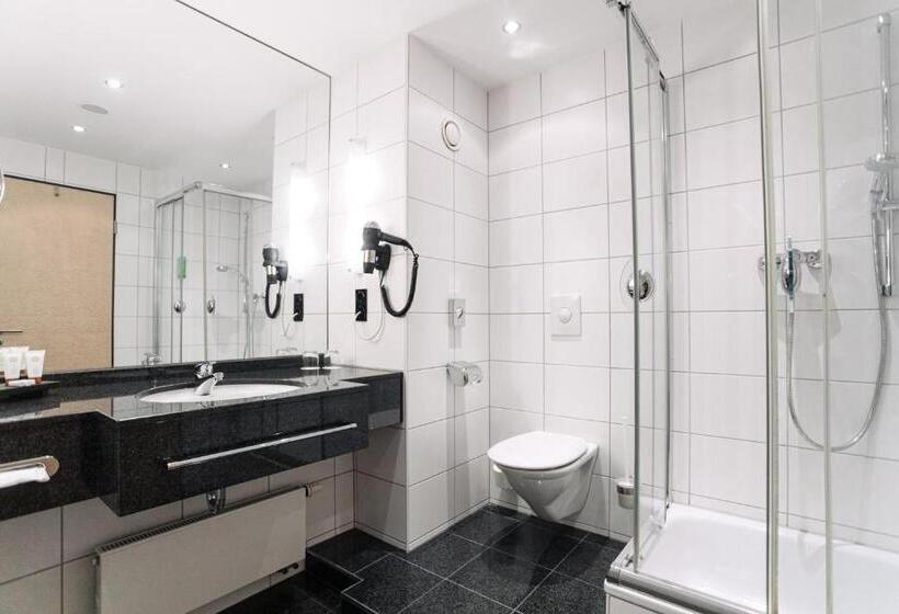 Отель Ramada By Wyndham Essen