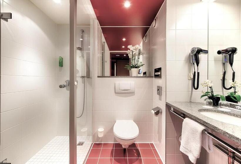 Отель Ramada By Wyndham Essen