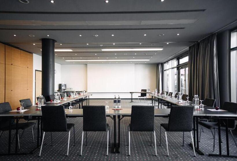 هتل Ramada By Wyndham Essen