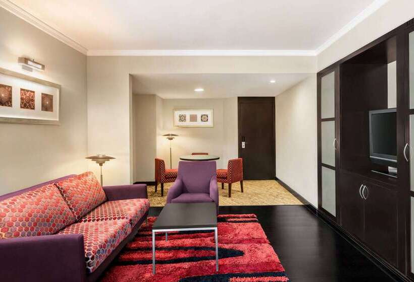 هتل Ramada Plaza By Wyndham Dubai Deira